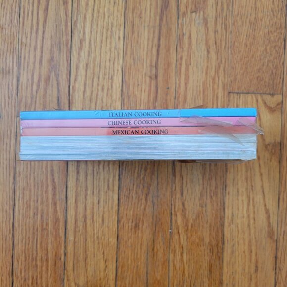 Set Of 6 Vintage Cooking Booklets Dessert Microwave French Italian Chinese Mexic - Picture 3 of 5